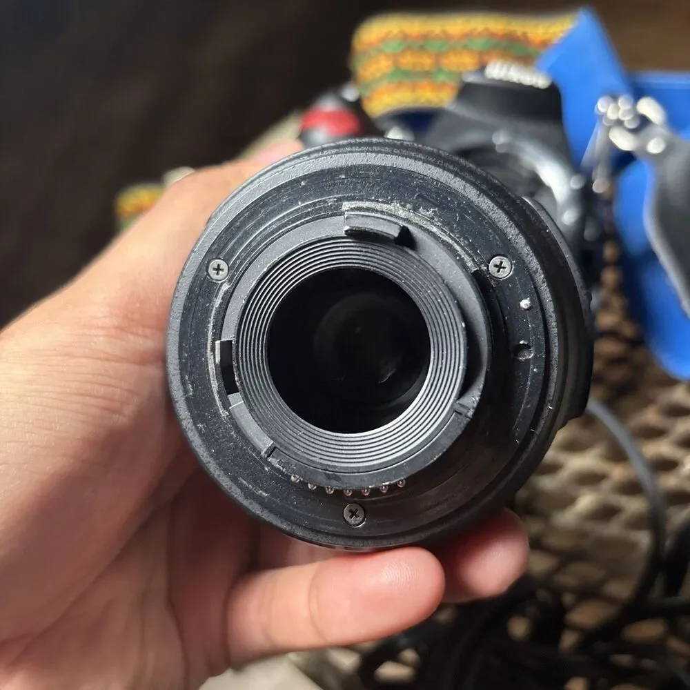 Nikon D5000 DSLR Camera 12.3 MP AF-S 18-55mm VR Lens Tested & Working 16GB Card